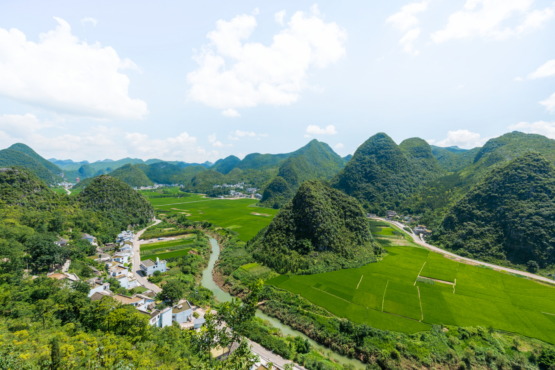 攝圖網(wǎng)_500086444_banner_萬峰林（企業(yè)商用） (1).jpg